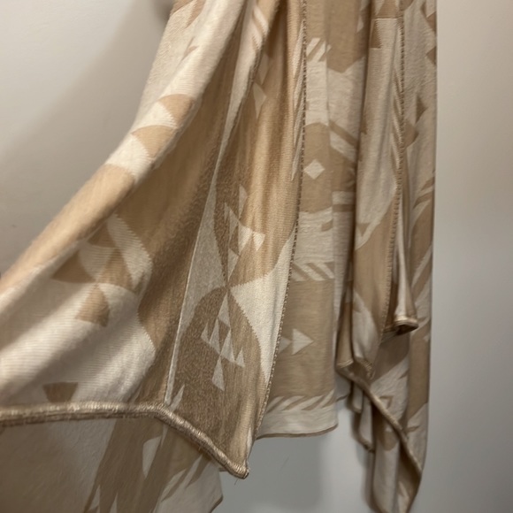 Sleeveless Vest - Picture 3 of 5